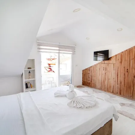 Flat With Mountain View In Fethiye